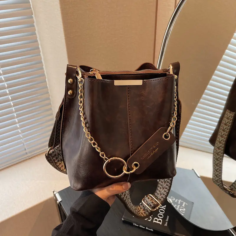 Brown Leather Shoulder Bag with Gold Chain & Ring Design - Image 4