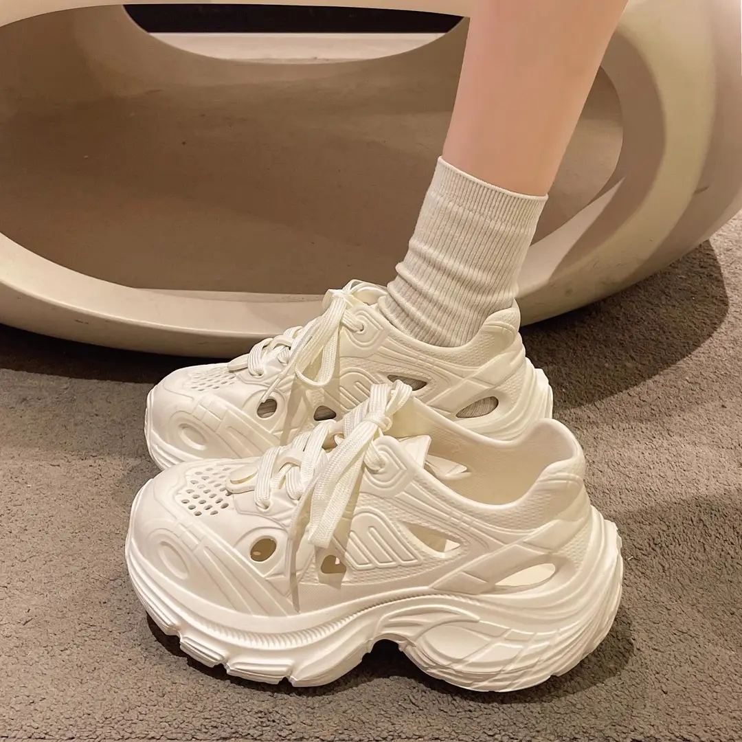 Design Sense Hollow Strap Eva Dad Shoes Women's Comfortable Breathable Wet Water Platform Sandals in Spring and Summer — feature 1