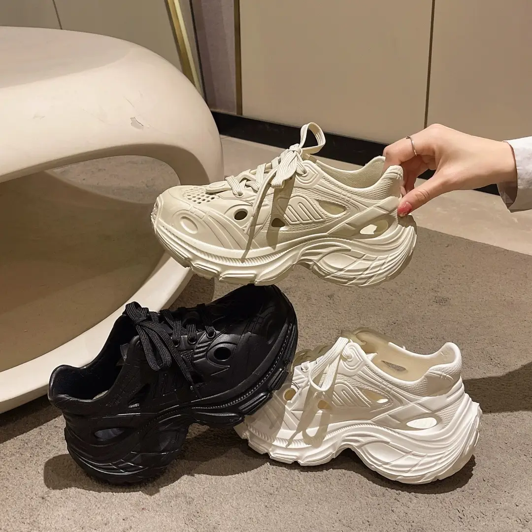 Design Sense Hollow Strap Eva Dad Shoes Women's Comfortable Breathable Wet Water Platform Sandals in Spring and Summer — feature 2