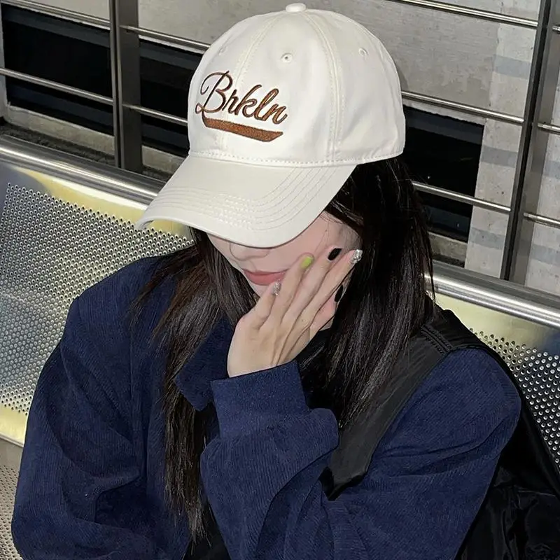 American Retro Duck Tine Hat with "Briola" Embroidery - Image 10