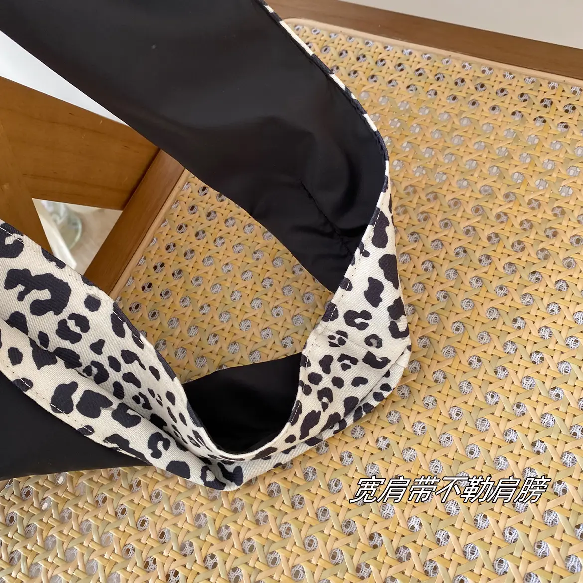 Korean Leopard Print Large Capacity Shoulder Bag — feature 28