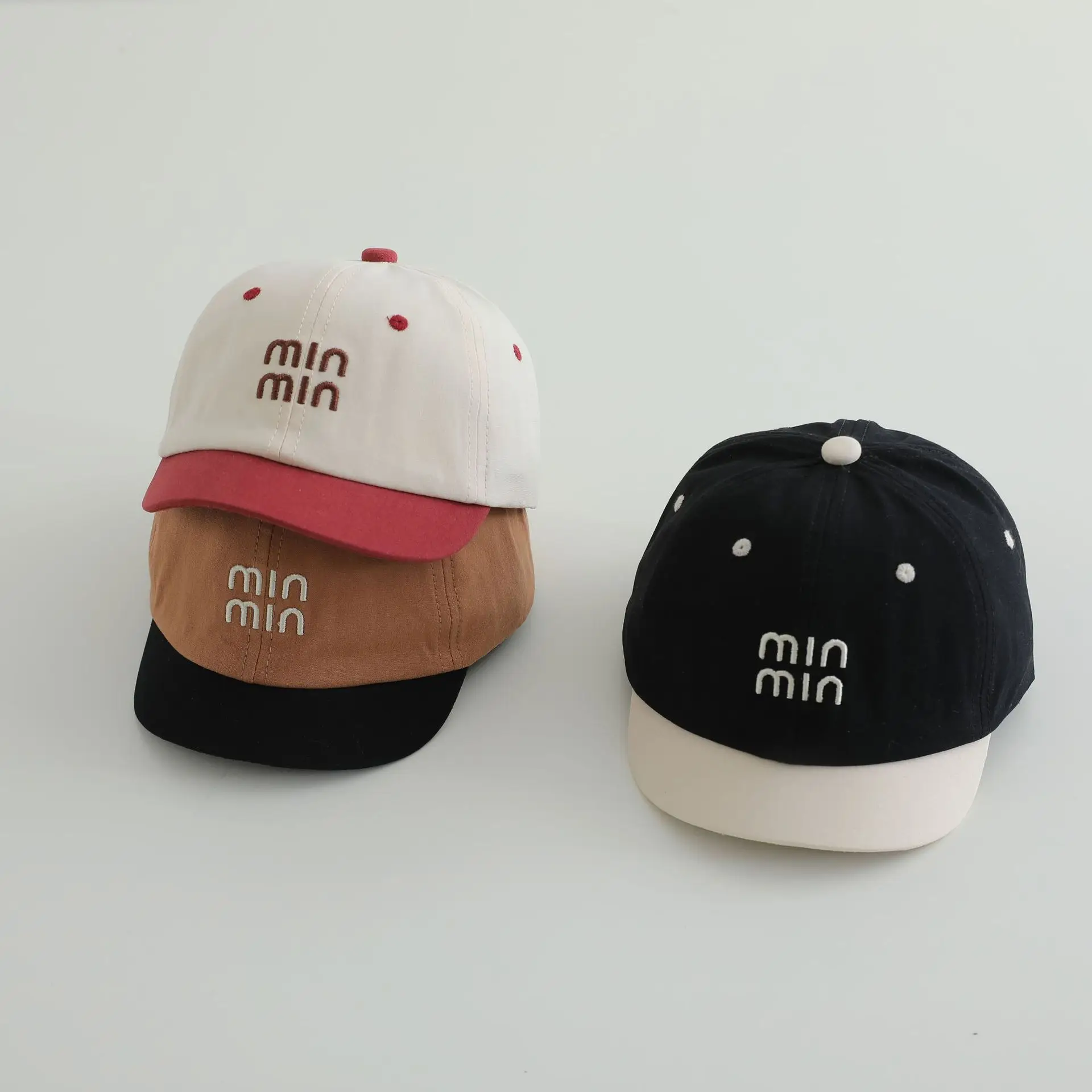 Minmin Baseball Cap Black White Red Brown β feature 4