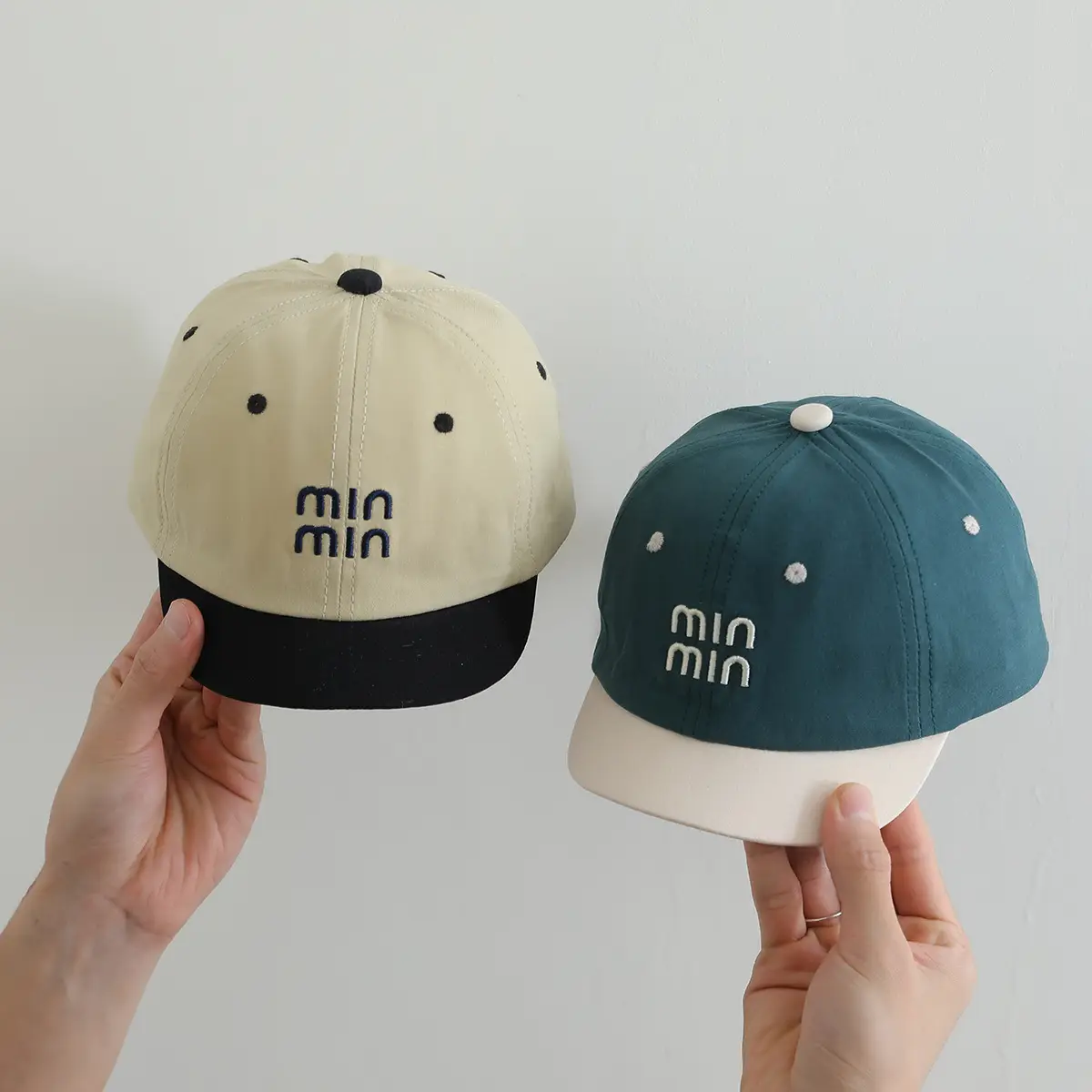 Minmin Baseball Cap Black White Red Brown β feature 5