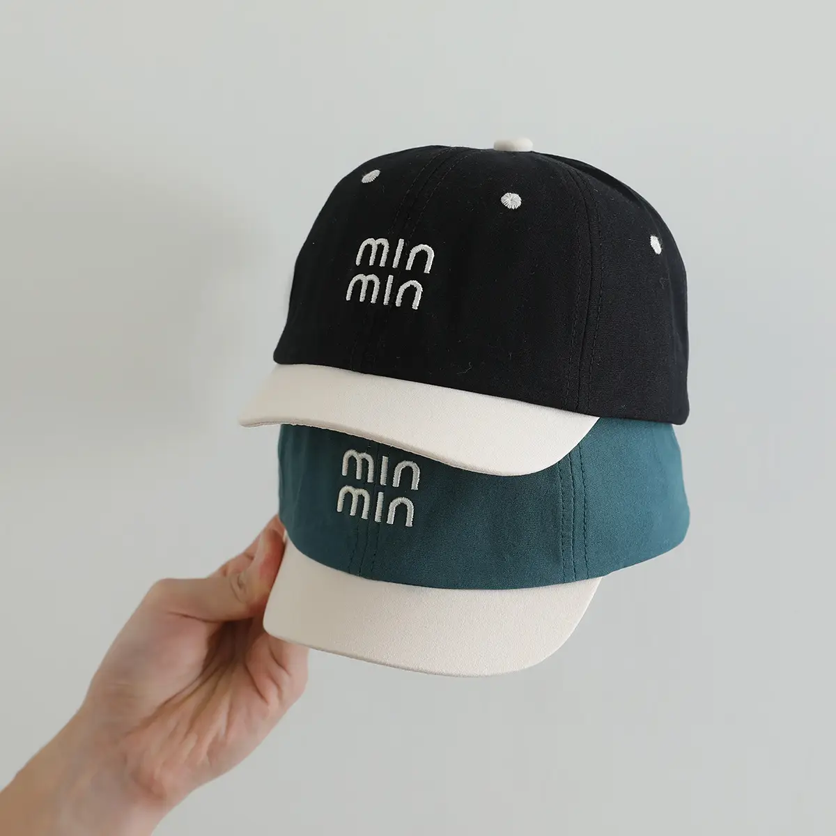 Minmin Baseball Cap Black White Red Brown β feature 6