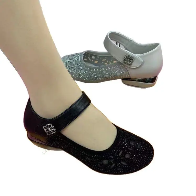 Hollow Breathable Single-layer Shoes Soft Sole Soft Surface Women's Shoes 2025 Summer Velcro Low Heeled Hole Shoes Women's Mother Sandals