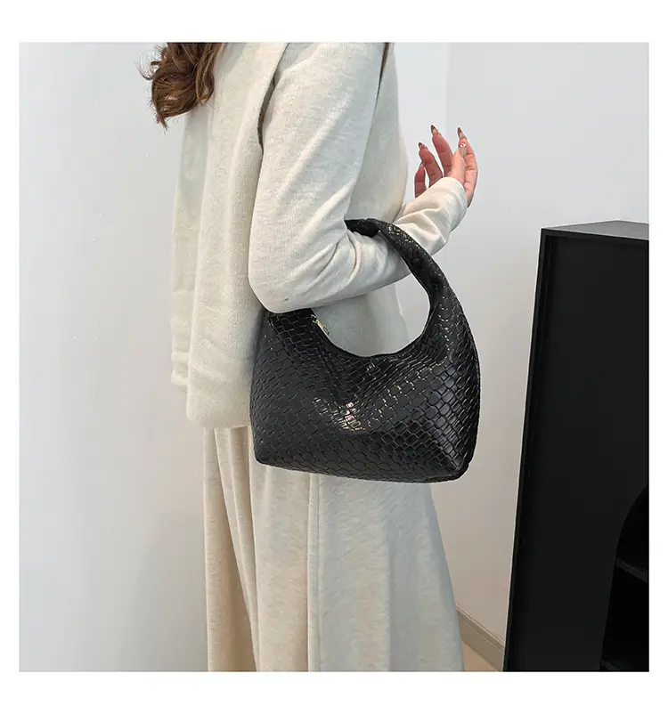 Maroon Woven Women's Shoulder Bag 2025 Casual Commuter — feature 14