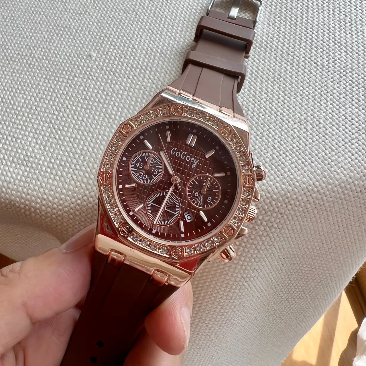 Gorgeous Women's Quartz Watch with Brown Silicone Strap