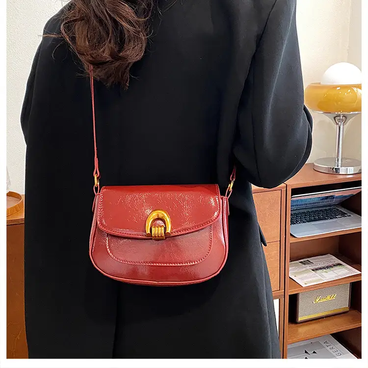 Women's Saddle Crossbody Bag Brown Black Red — feature 16