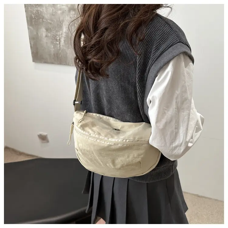 Light Portable Crossbody Bag Women 2025 New — feature 11