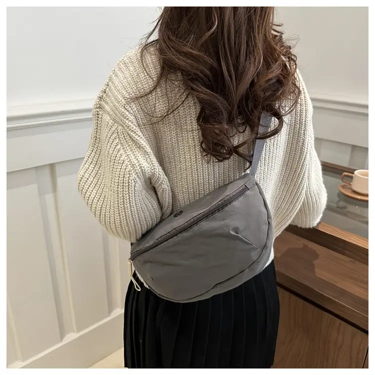 Light Portable Crossbody Bag Women 2025 New — feature 15