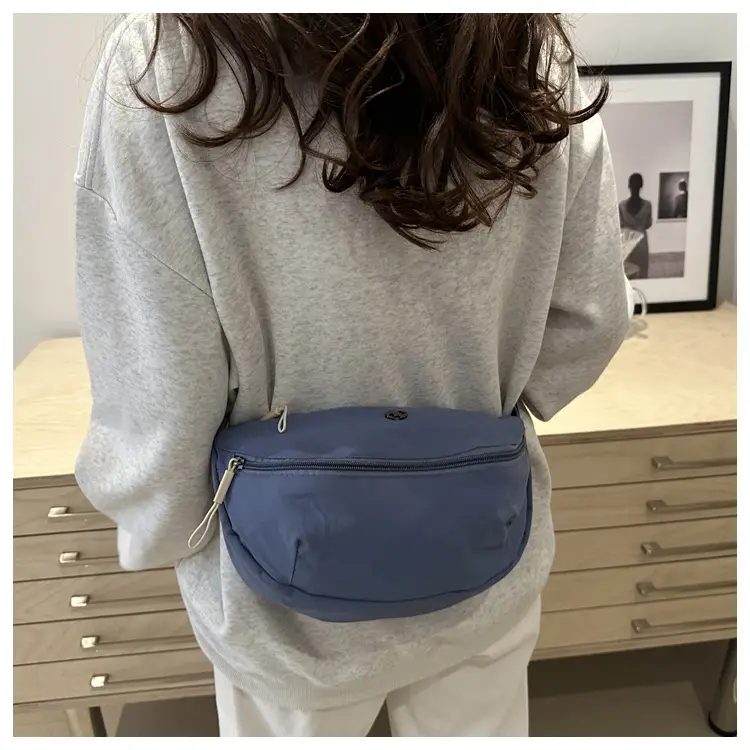 Light Portable Crossbody Bag Women 2025 New — feature 19