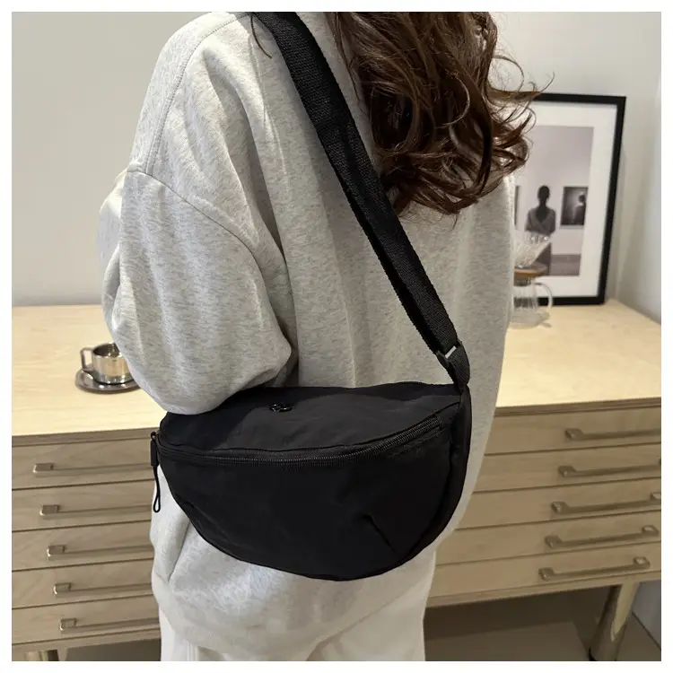 Light Portable Crossbody Bag Women 2025 New — feature 20