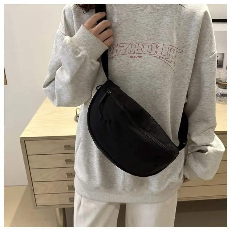 Light Portable Crossbody Bag Women 2025 New — feature 21