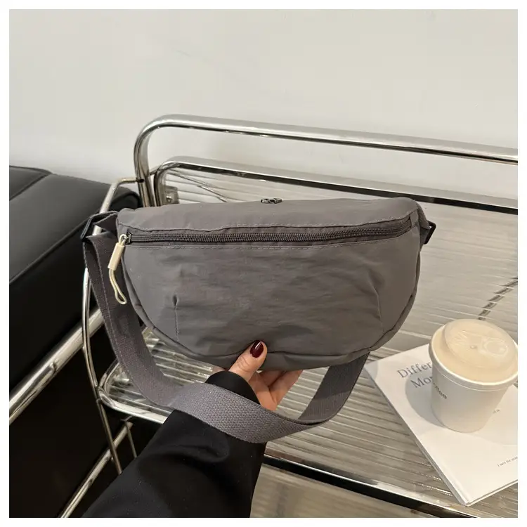 Light Portable Crossbody Bag Women 2025 New — feature 27