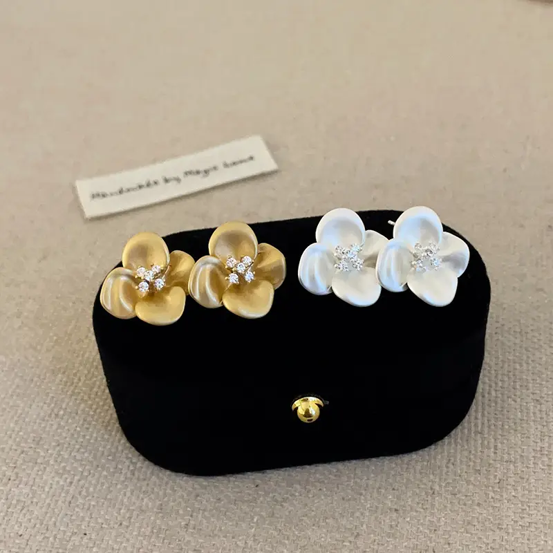 Matte Zircon Flower Earrings for Women — feature 5