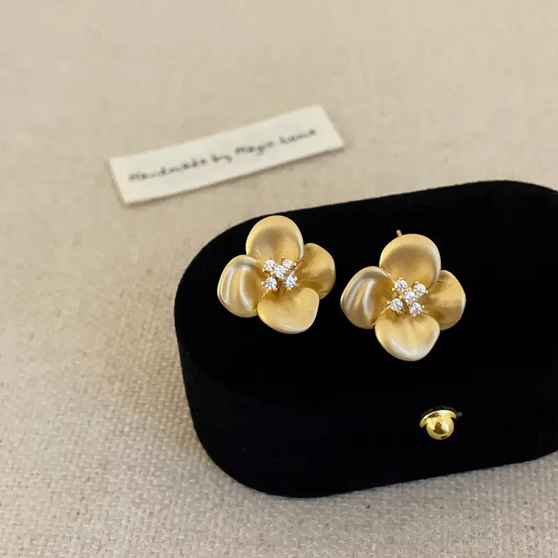 Matte Zircon Flower Earrings for Women — feature 8