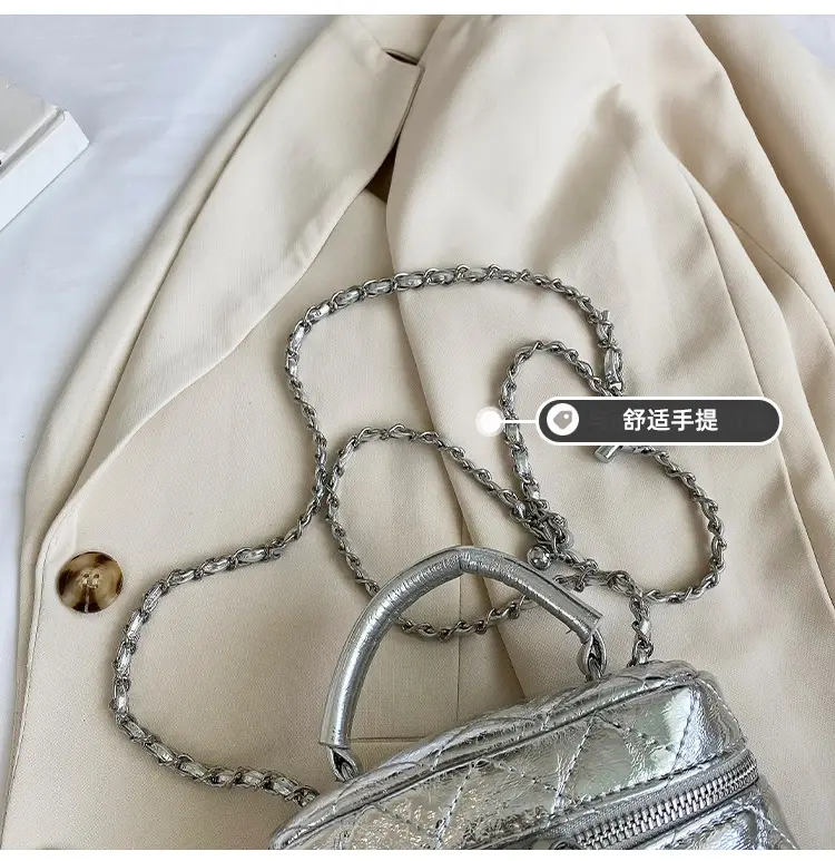 Black Rhomboid Chain Bag Women 2025 — feature 5