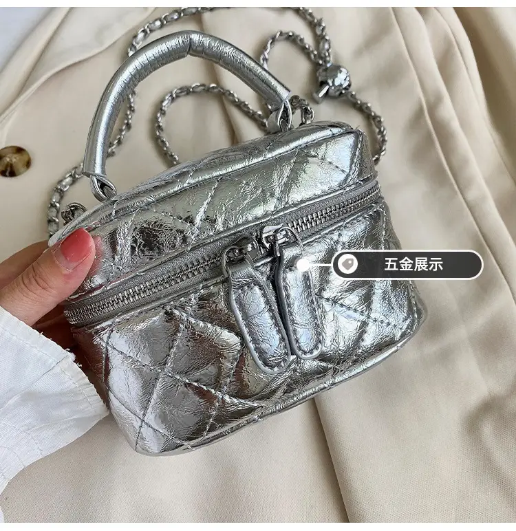Black Rhomboid Chain Bag Women 2025 — feature 6
