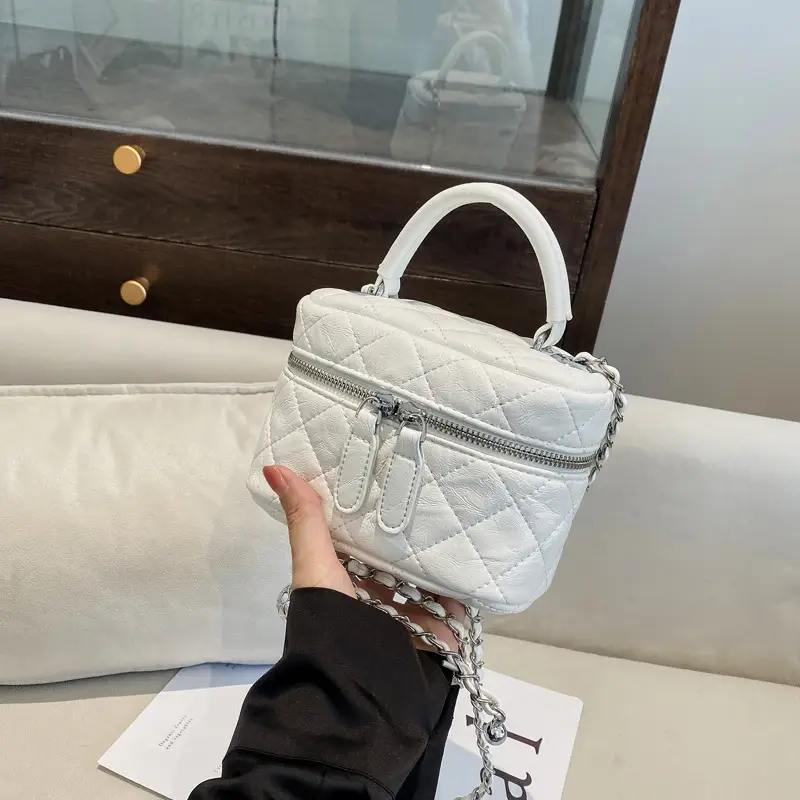 Black Rhomboid Chain Bag Women 2025 - Image 4