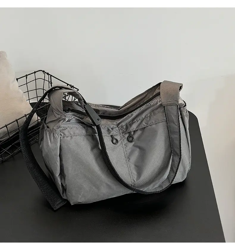 Waterproof Nylon Crossbody Bag for Men Women Large Capacity — feature 11