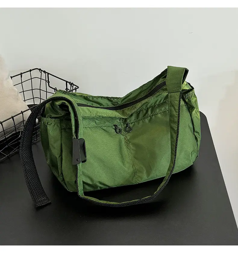 Waterproof Nylon Crossbody Bag for Men Women Large Capacity — feature 12
