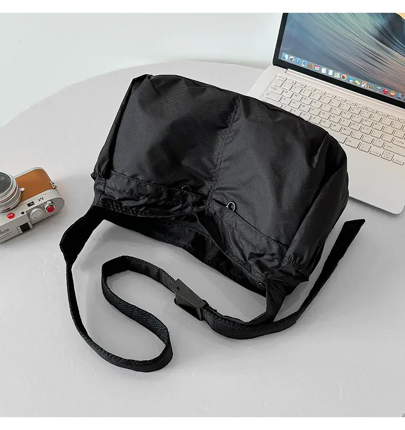 Waterproof Nylon Crossbody Bag for Men Women Large Capacity — feature 14