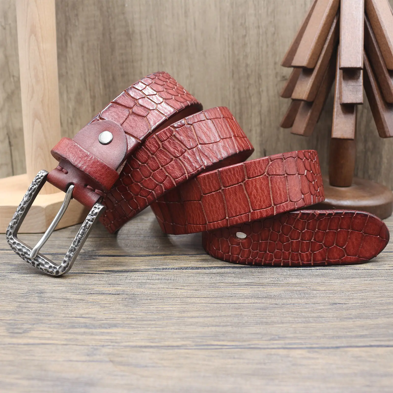 Vintage Croc Belt for Men Genuine Leather Pin Buckle — feature 11