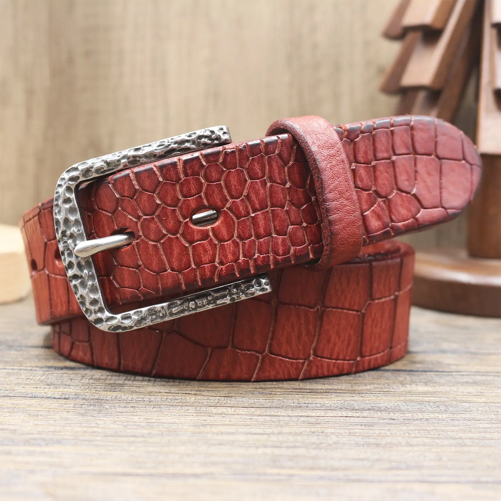 Vintage Croc Belt for Men Genuine Leather Pin Buckle — feature 13