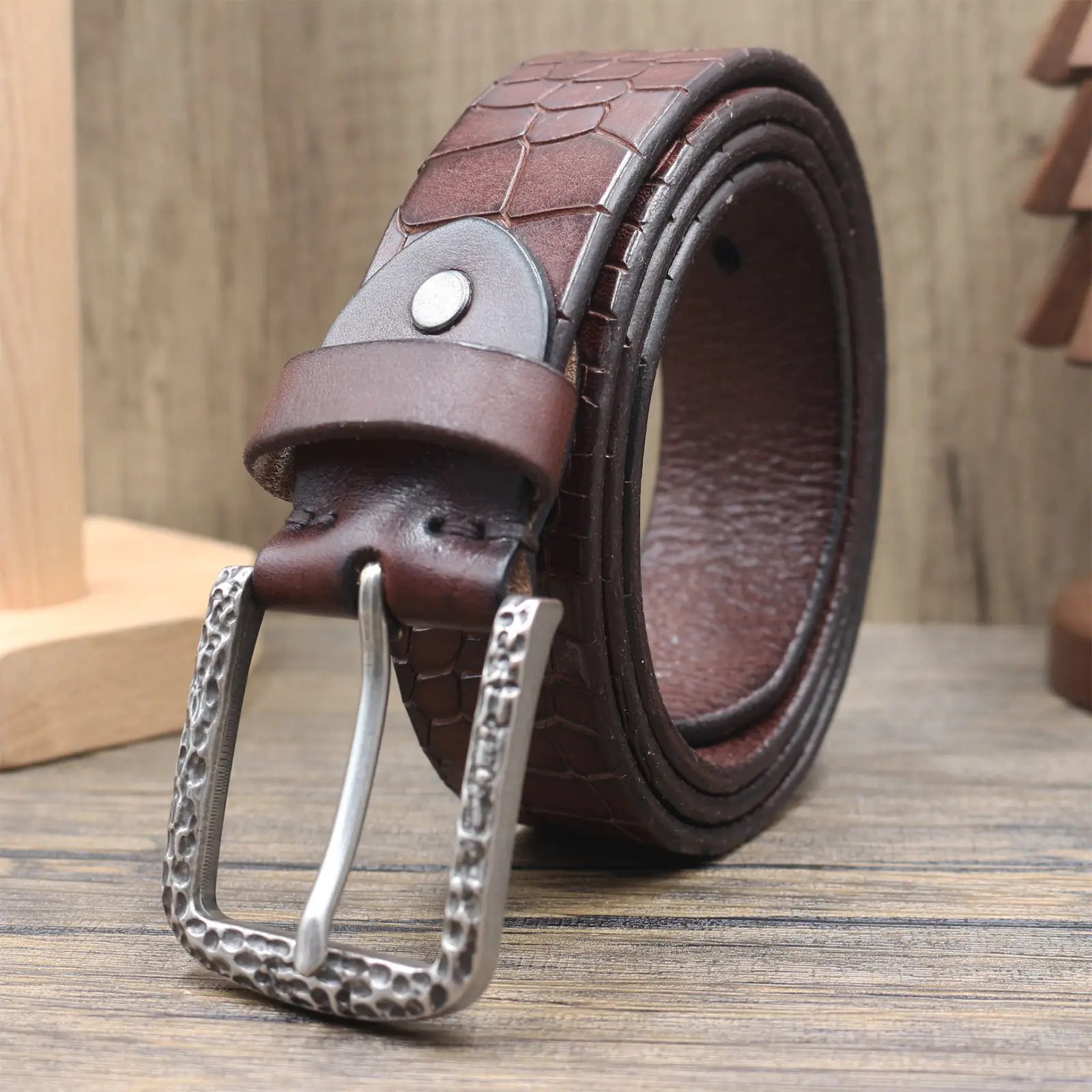 Vintage Croc Belt for Men Genuine Leather Pin Buckle — feature 15