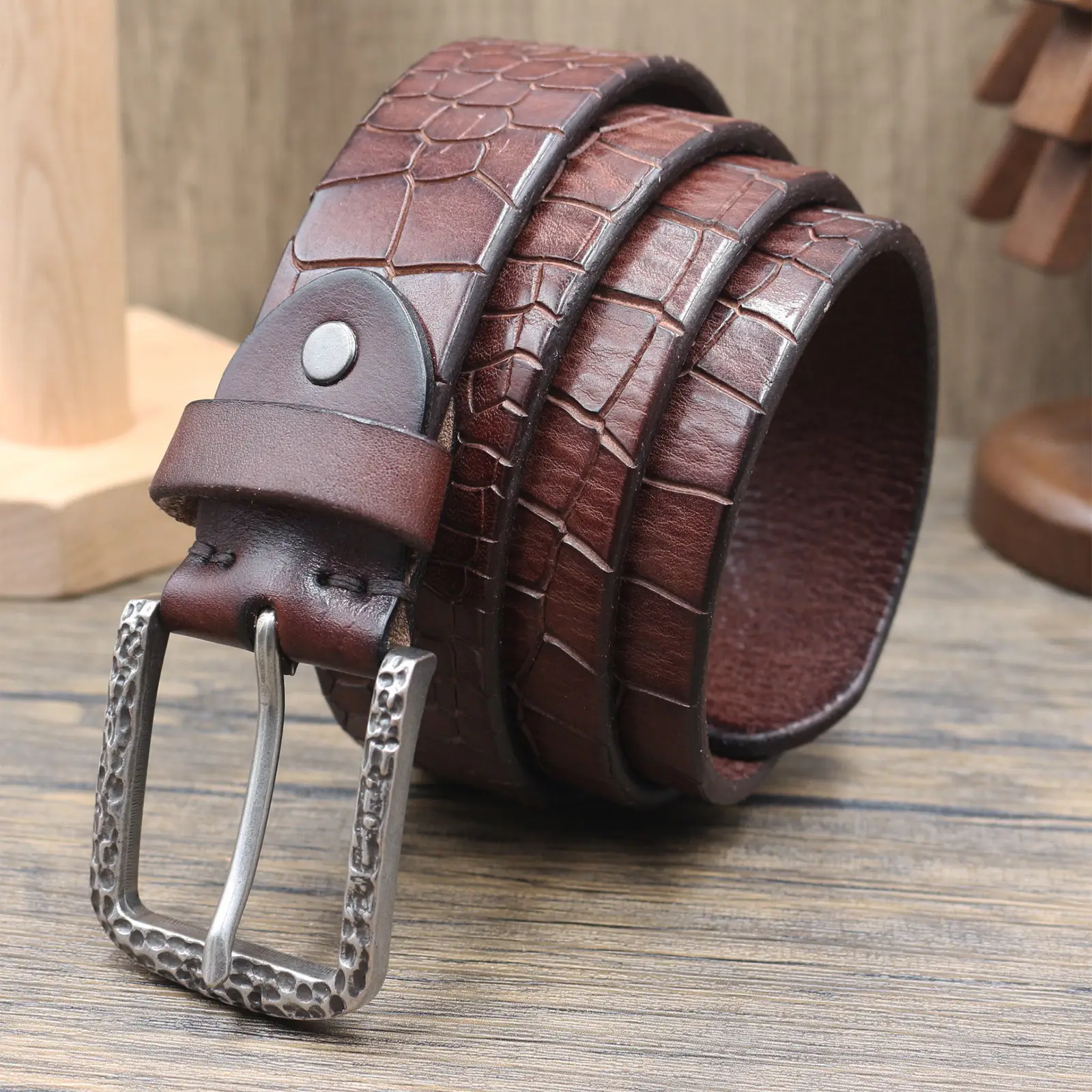 Vintage Croc Belt for Men Genuine Leather Pin Buckle — feature 16