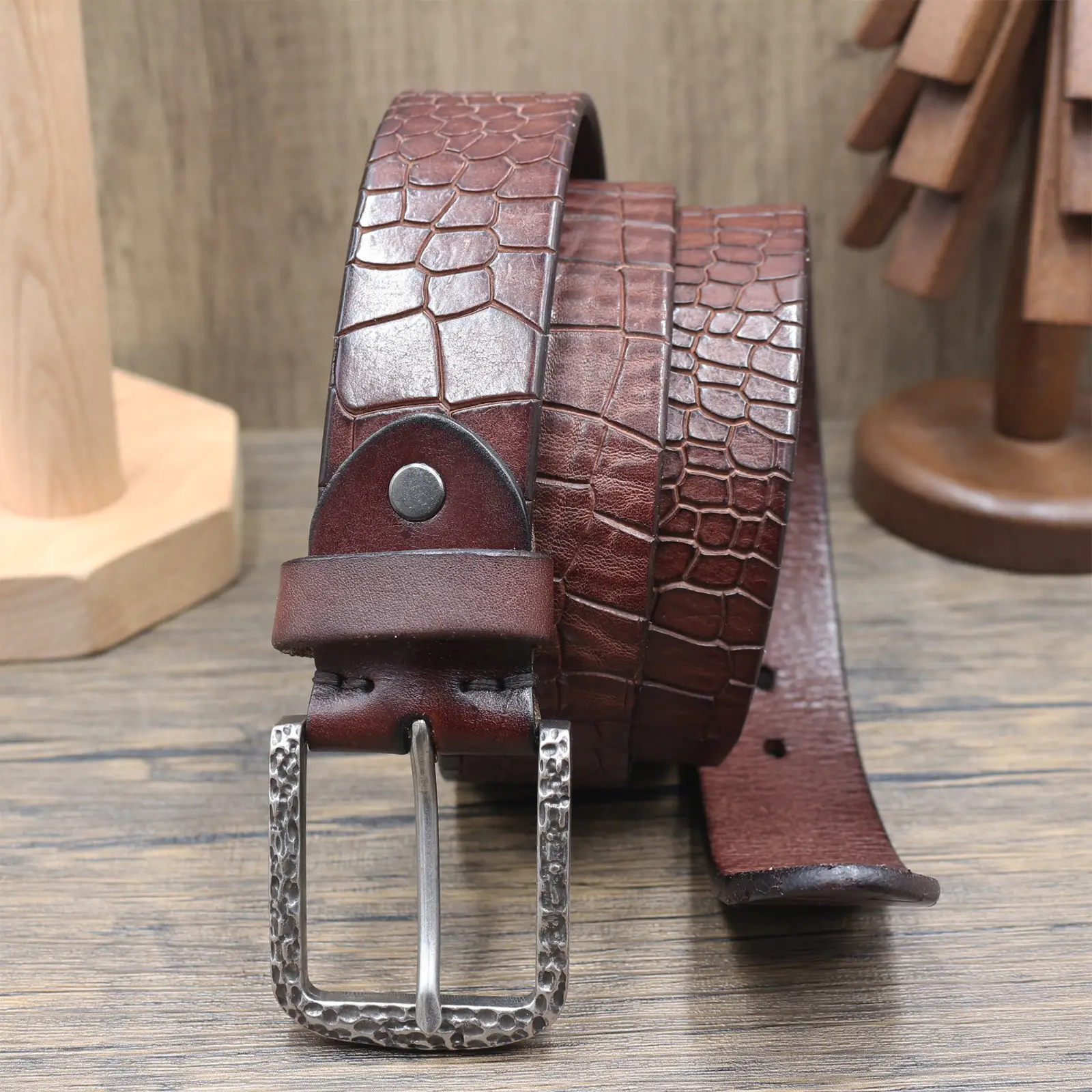 Vintage Croc Belt for Men Genuine Leather Pin Buckle — feature 18