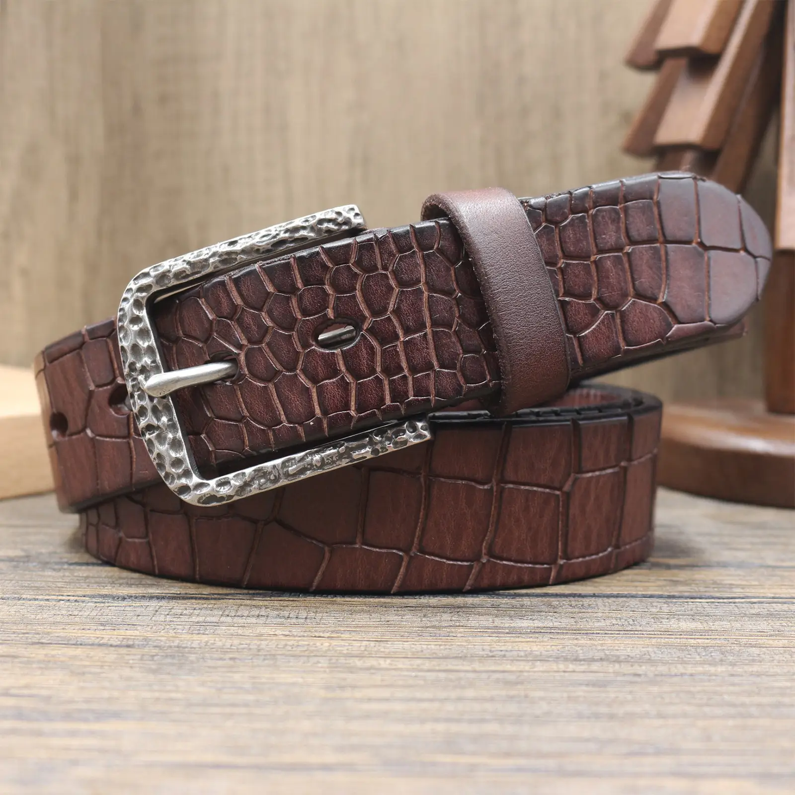 Vintage Croc Belt for Men Genuine Leather Pin Buckle — feature 19