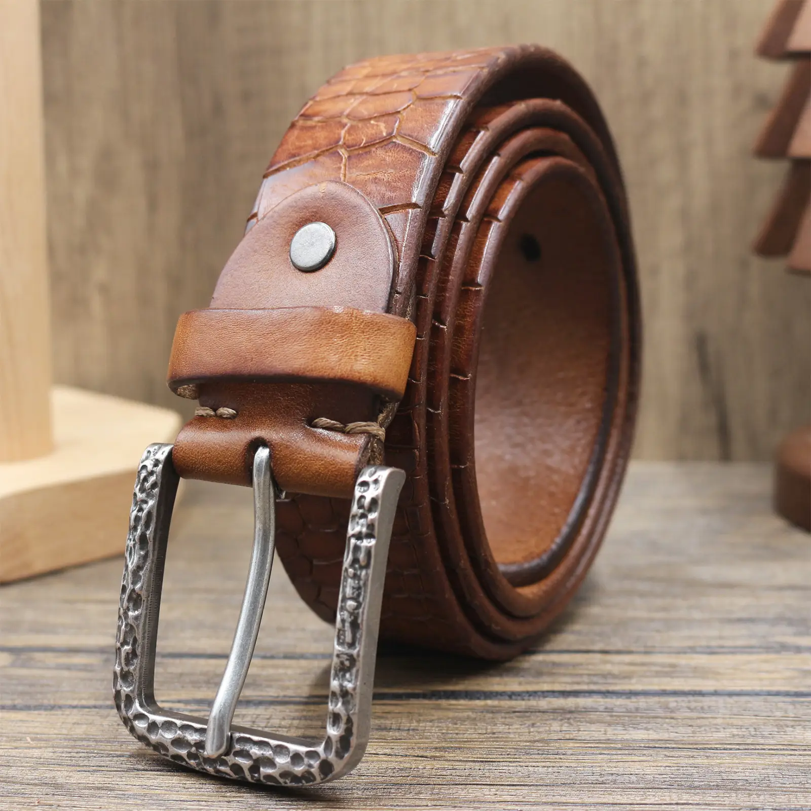 Vintage Croc Belt for Men Genuine Leather Pin Buckle — feature 21