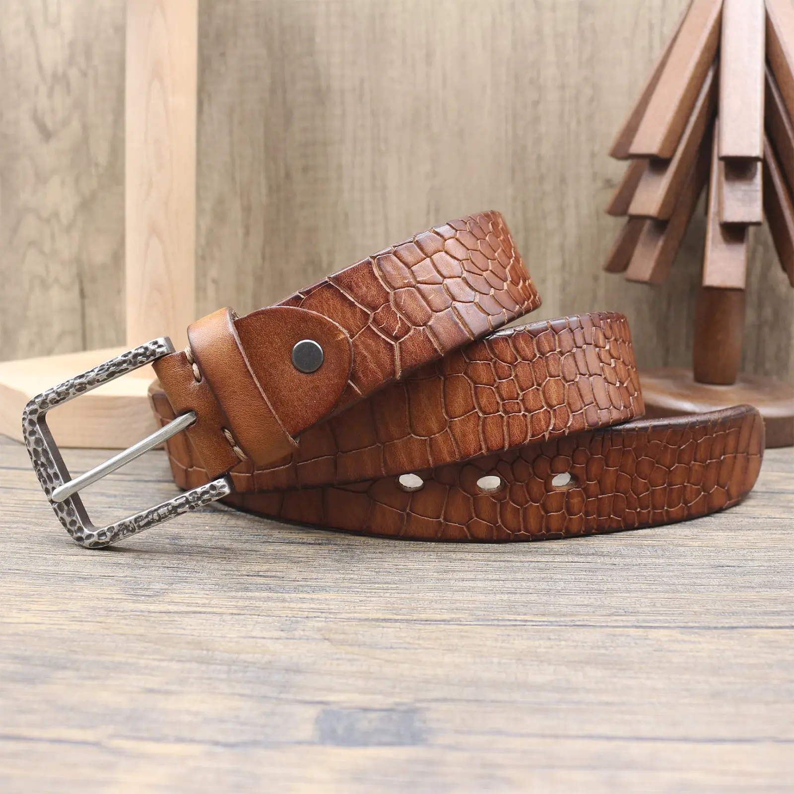 Vintage Croc Belt for Men Genuine Leather Pin Buckle — feature 23