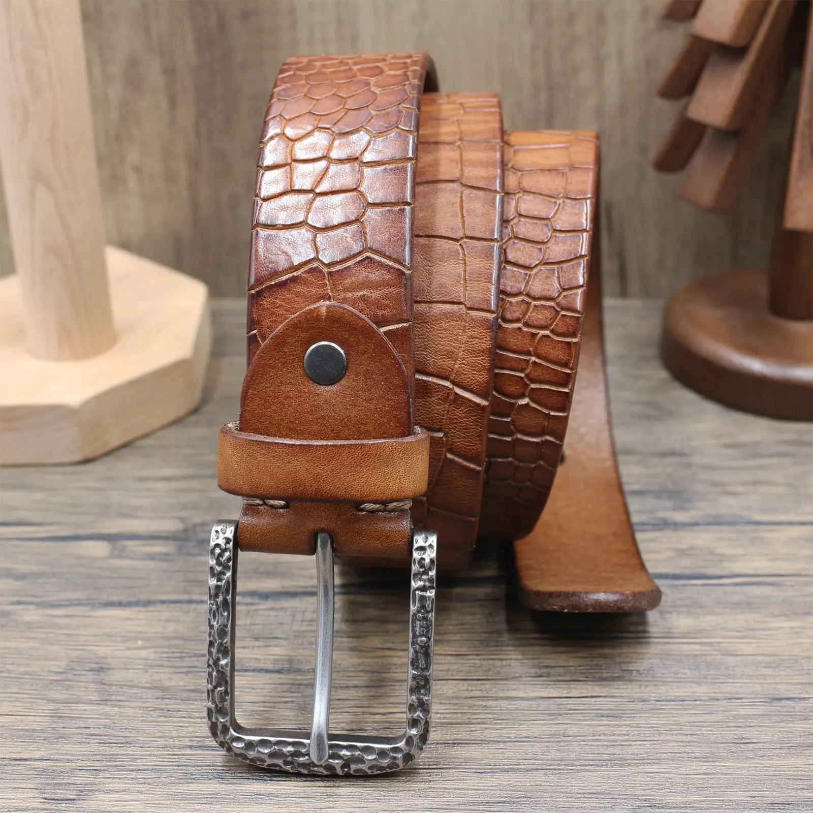 Vintage Croc Belt for Men Genuine Leather Pin Buckle — feature 24