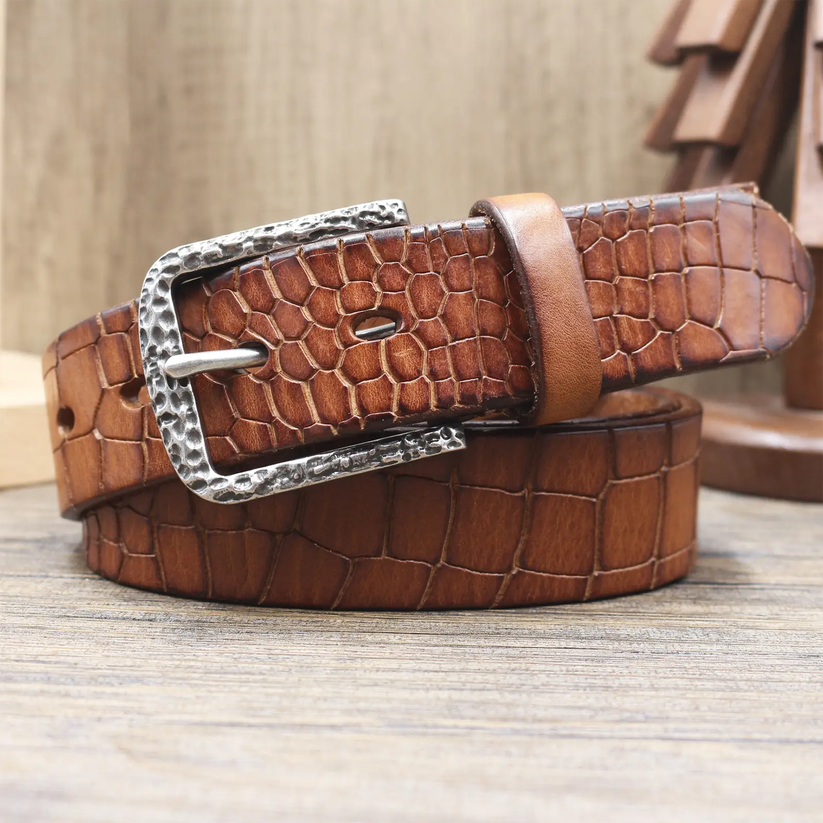 Vintage Croc Belt for Men Genuine Leather Pin Buckle — feature 25