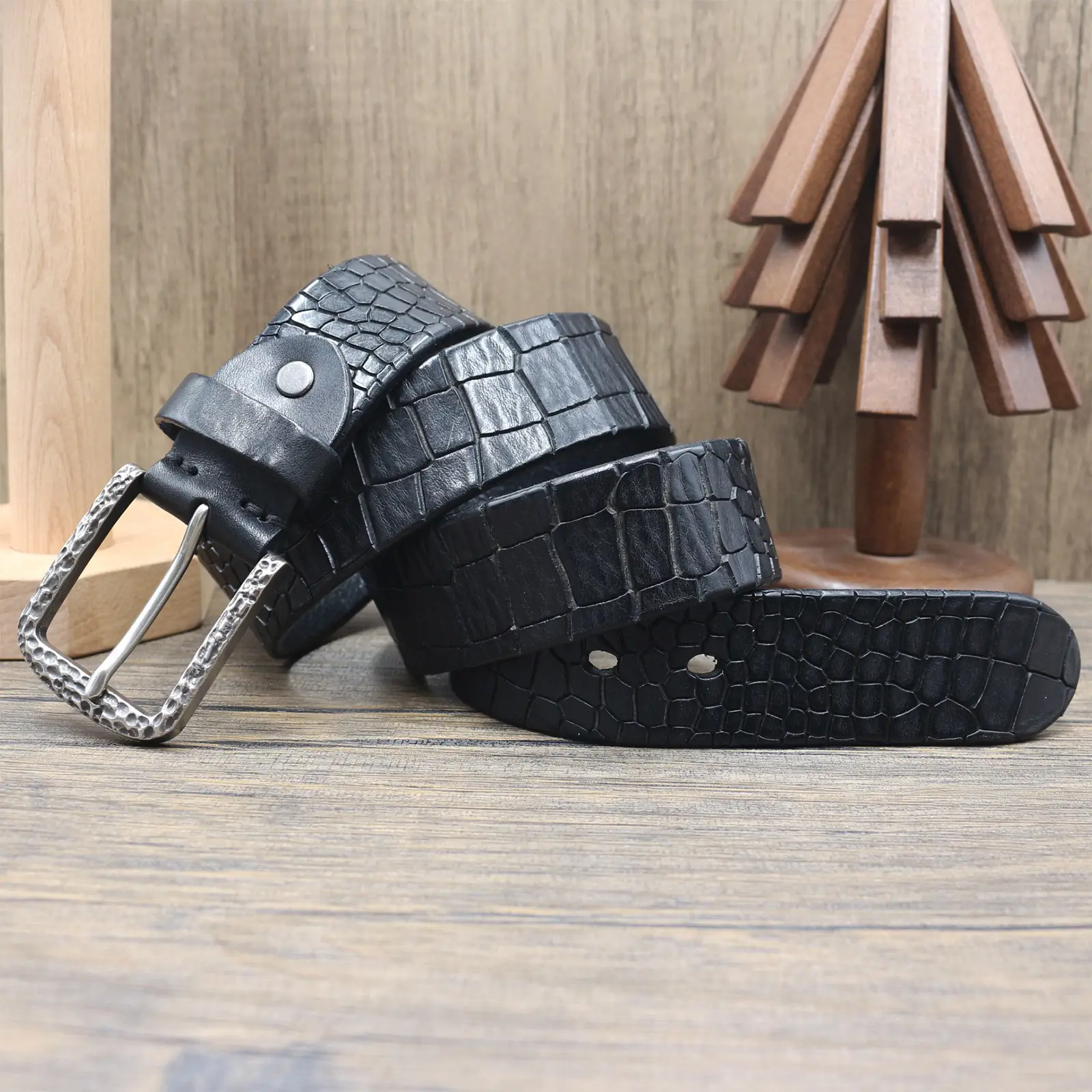 Vintage Croc Belt for Men Genuine Leather Pin Buckle — feature 5