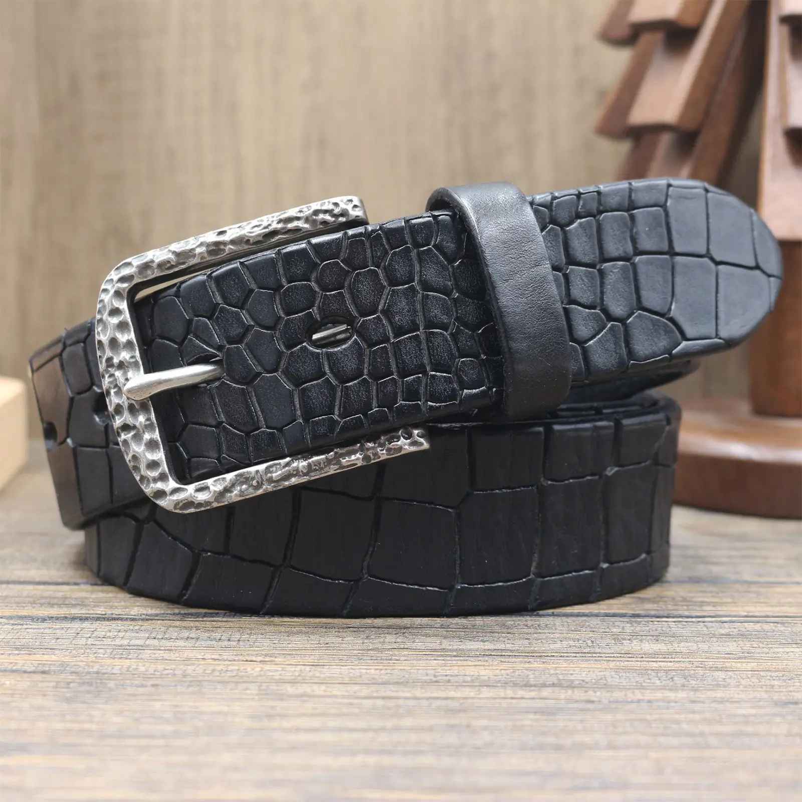 Vintage Croc Belt for Men Genuine Leather Pin Buckle — feature 7