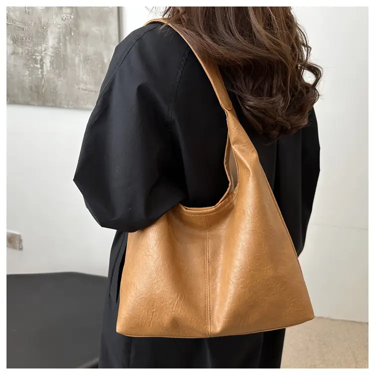 2025 Korean Style Black Leather Tote Bag with Crossbody & Zipper Compartment — feature 10