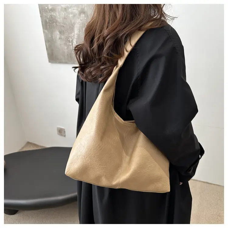 2025 Korean Style Black Leather Tote Bag with Crossbody & Zipper Compartment — feature 11