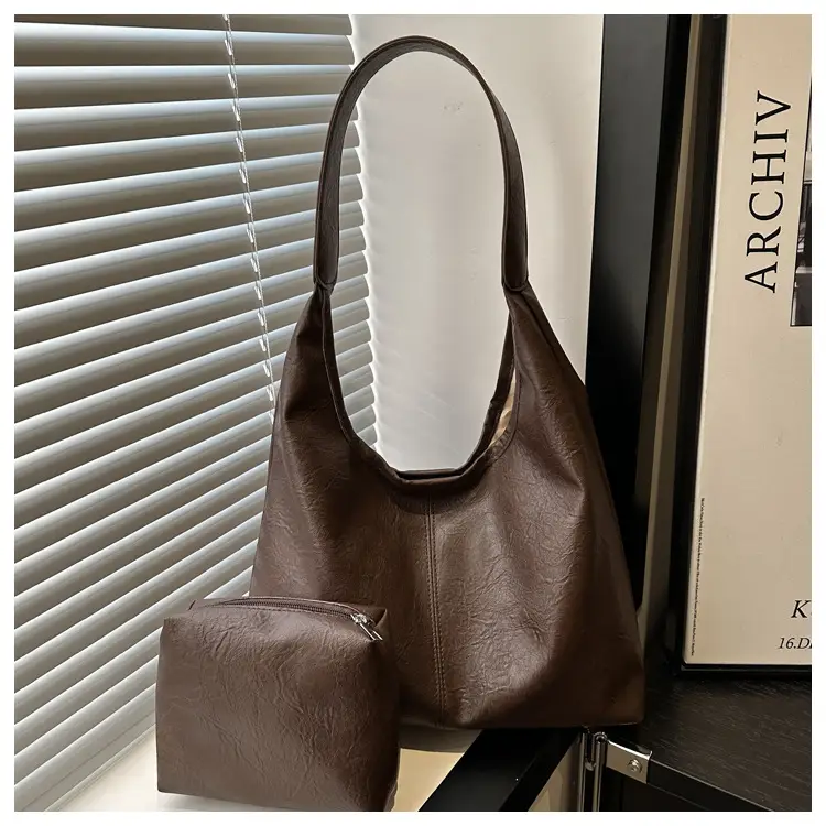 2025 Korean Style Black Leather Tote Bag with Crossbody & Zipper Compartment — feature 19