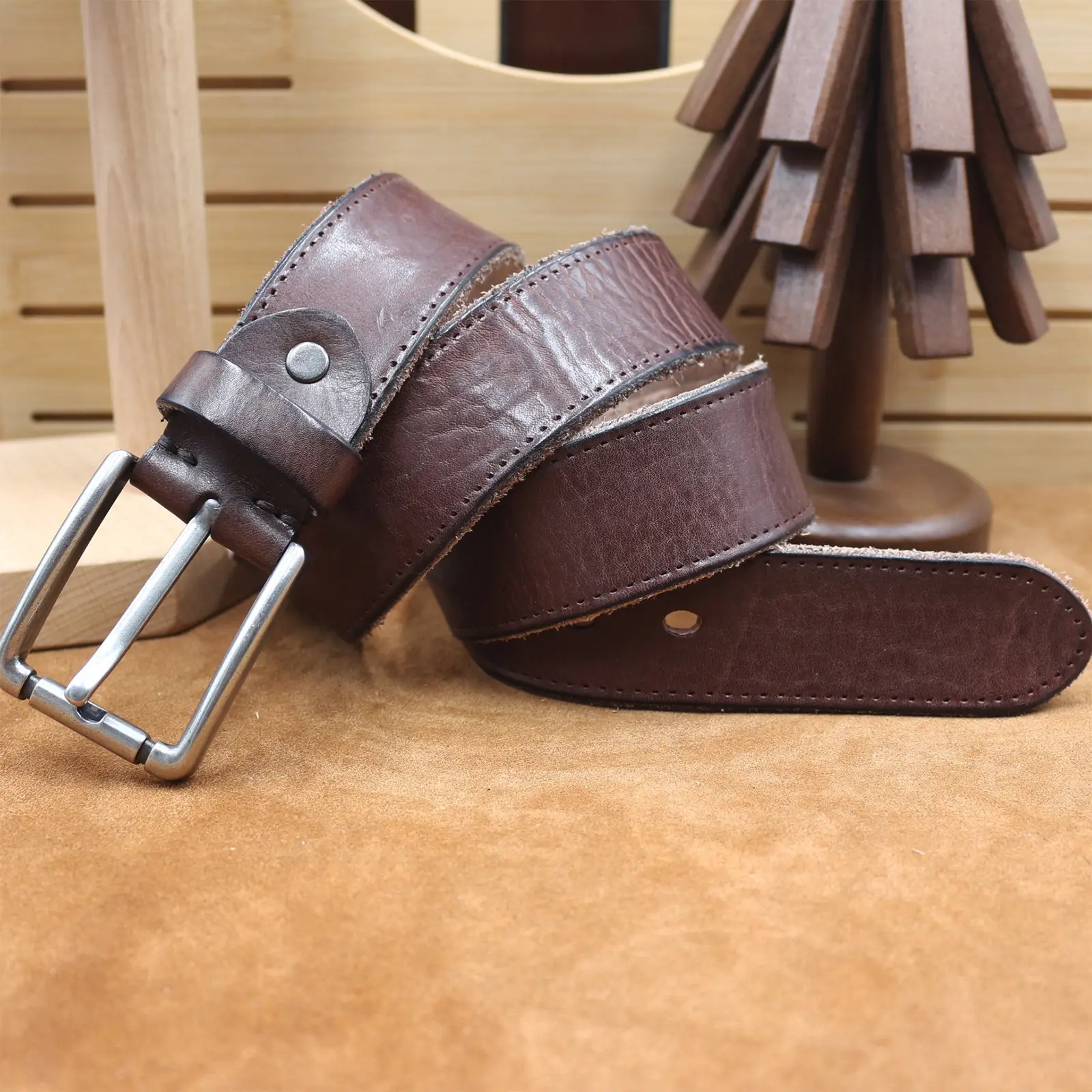 Men's Thick Leather Belt with Needle Buckle Brown — feature 18