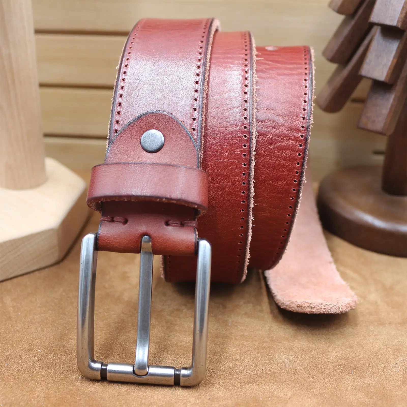 Men's Thick Leather Belt with Needle Buckle Brown — feature 24