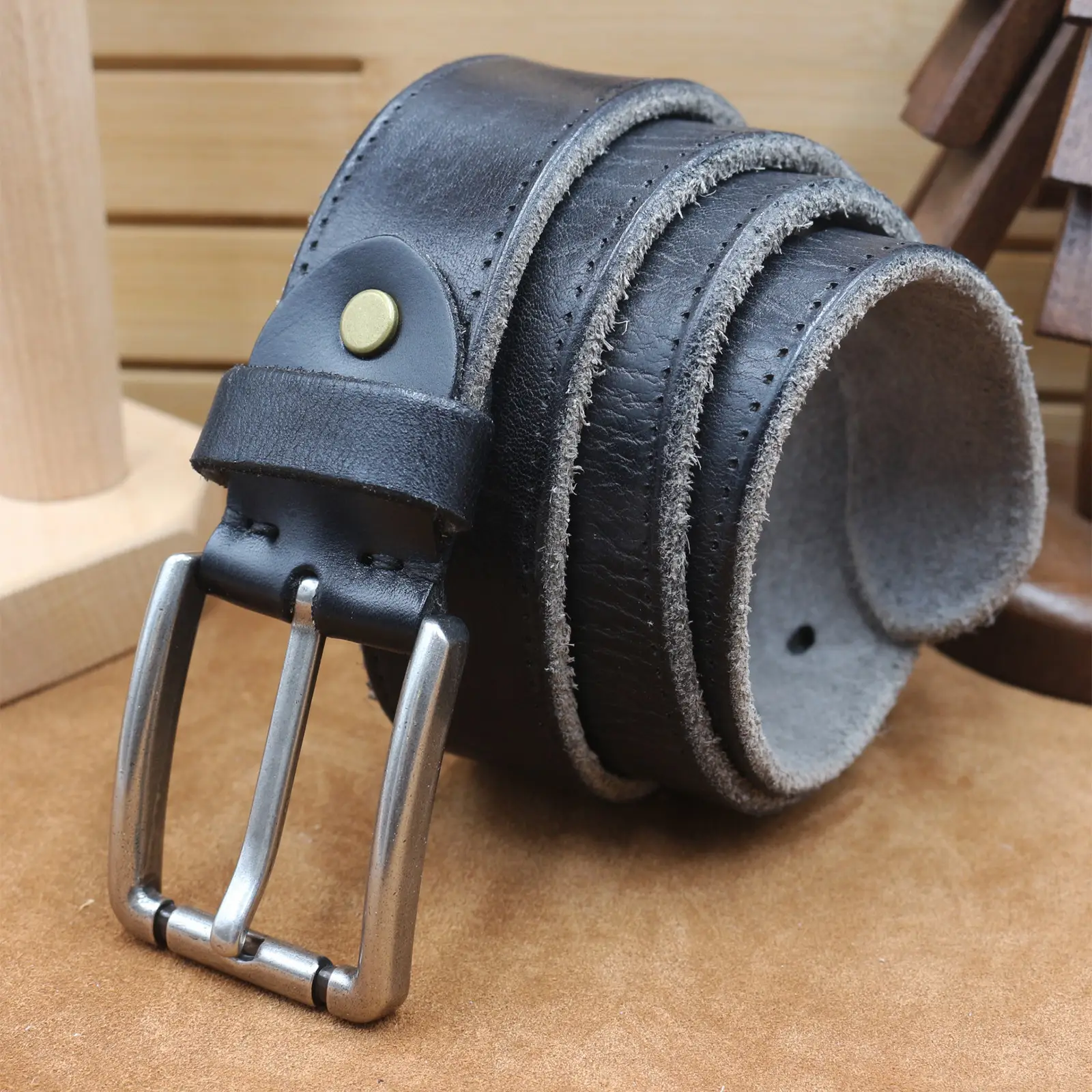 Men's Thick Leather Belt with Needle Buckle Brown — feature 5
