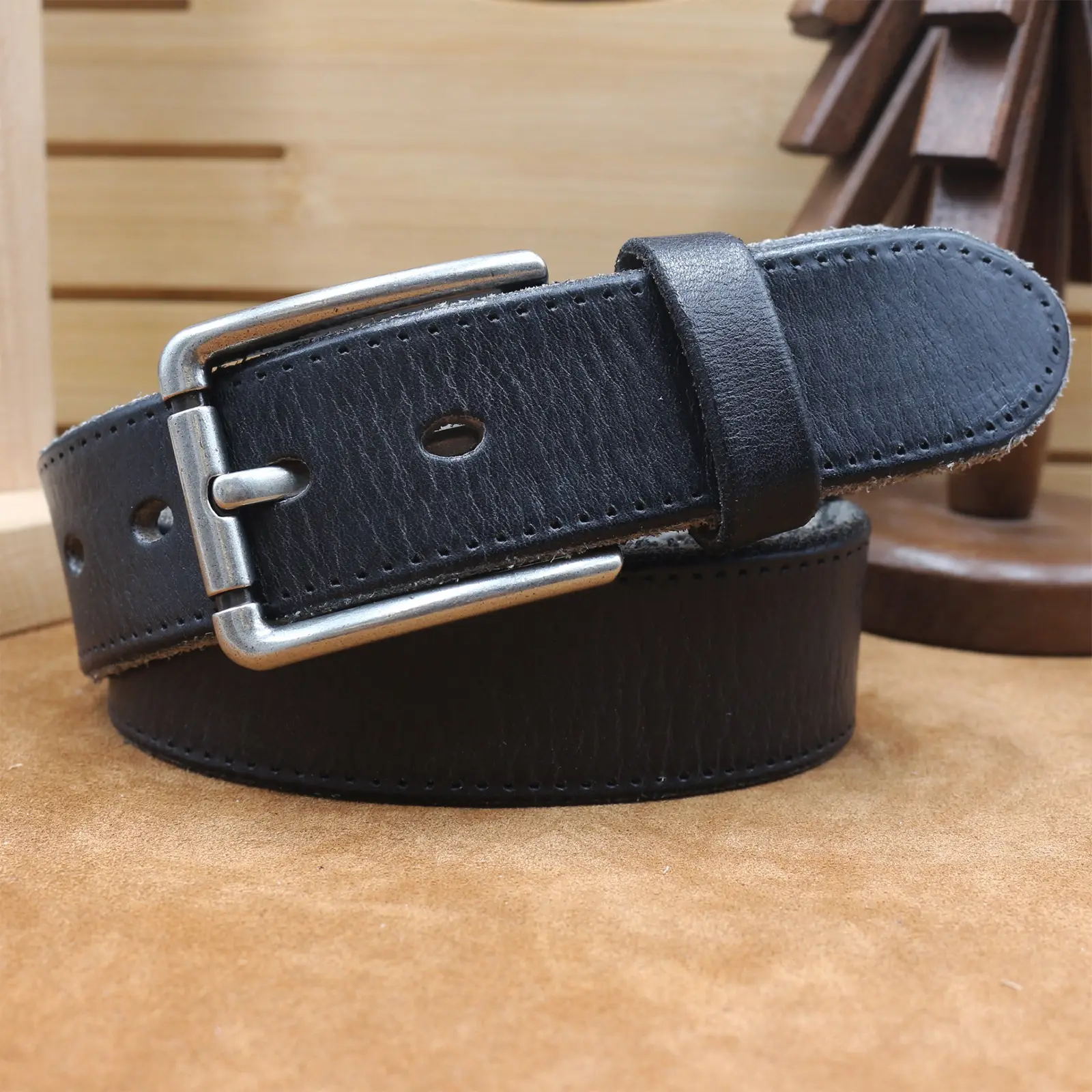 Men's Thick Leather Belt with Needle Buckle Brown — feature 8