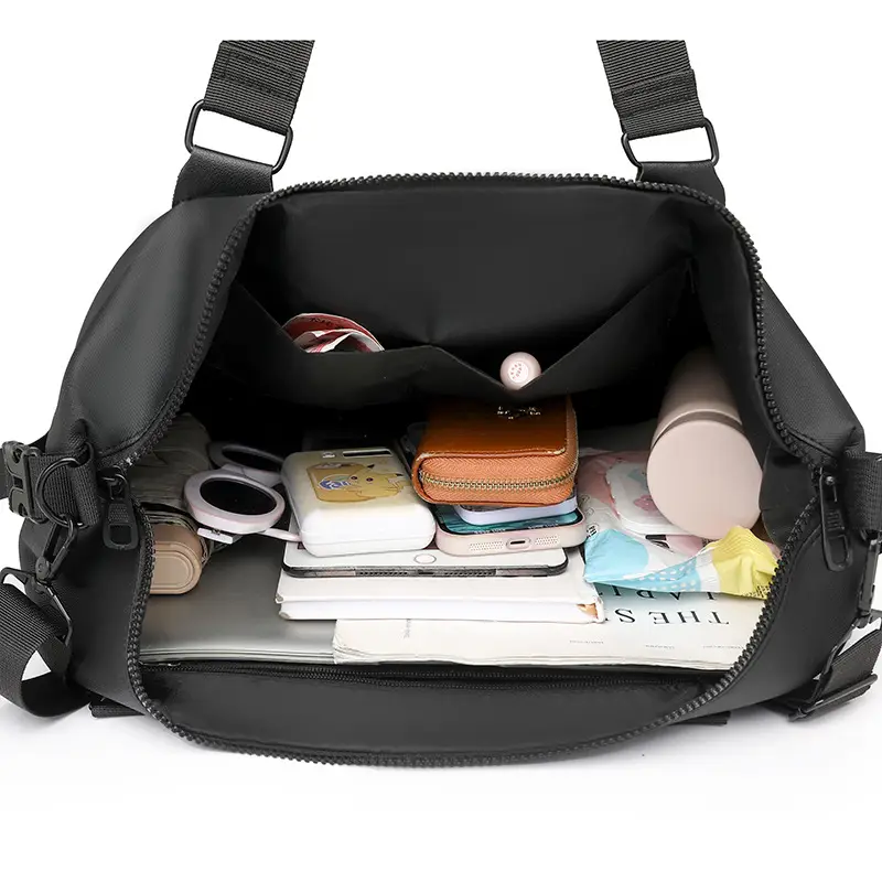 Trendy Yoga Bag Black Red Lightweight Travel Bag - Image 9