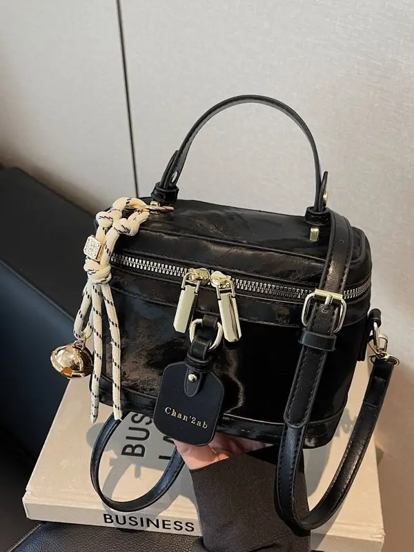Women's Black Leather Box Bag with Chain Strap & Gold Plated Hardware - Image 5