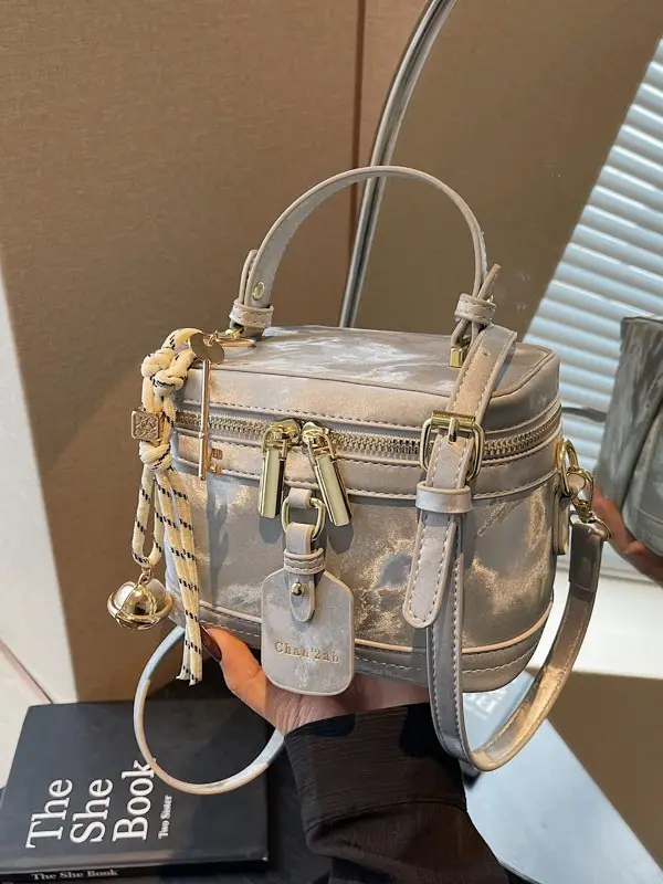 Women's Black Leather Box Bag with Chain Strap & Gold Plated Hardware - Image 7