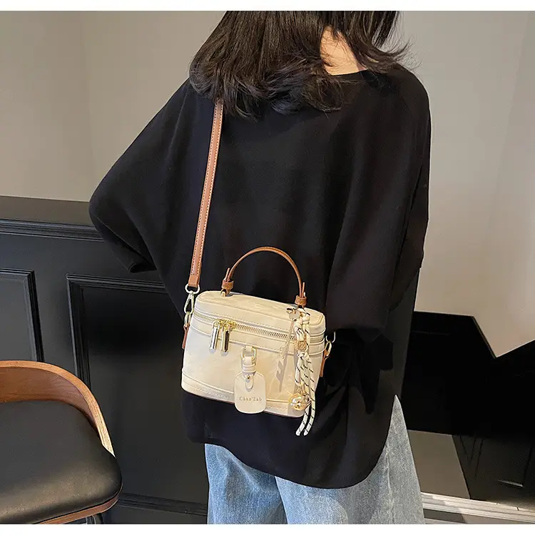 Women's Black Leather Box Bag with Chain Strap & Gold Plated Hardware — feature 15
