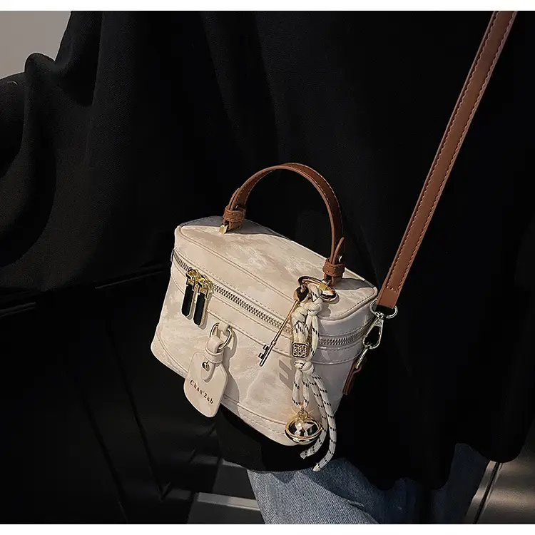 Women's Black Leather Box Bag with Chain Strap & Gold Plated Hardware — feature 18